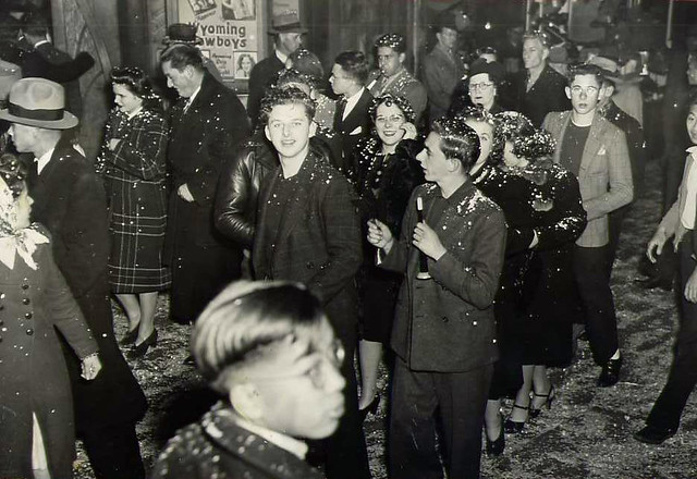 1941 new years confetti