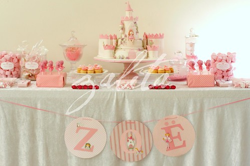 princess Zoe's cake table by {zalita}
