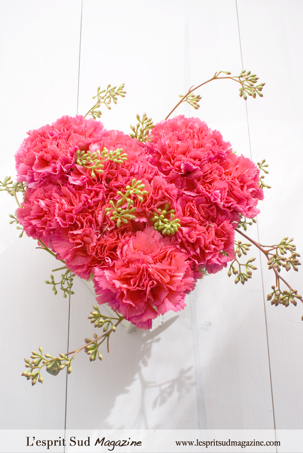 Dazzling carnation heart design for Valentine's day