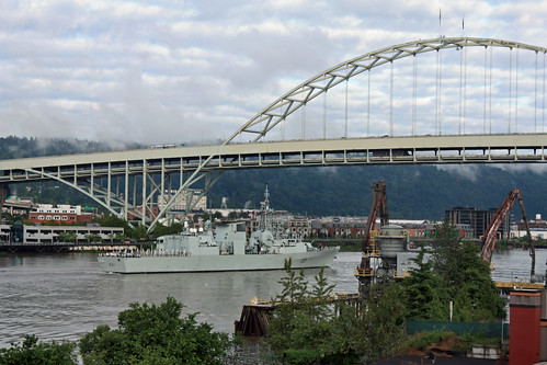 HMCS Vancouver, FFH 331, a Halifax class Frigate, leaves Portland under the Fremont Bridge. &nbsp;Portland Oregon, June 7 2010.