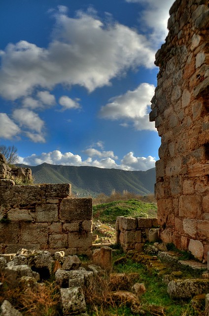 Zaraka's monastery ruins (HDR)