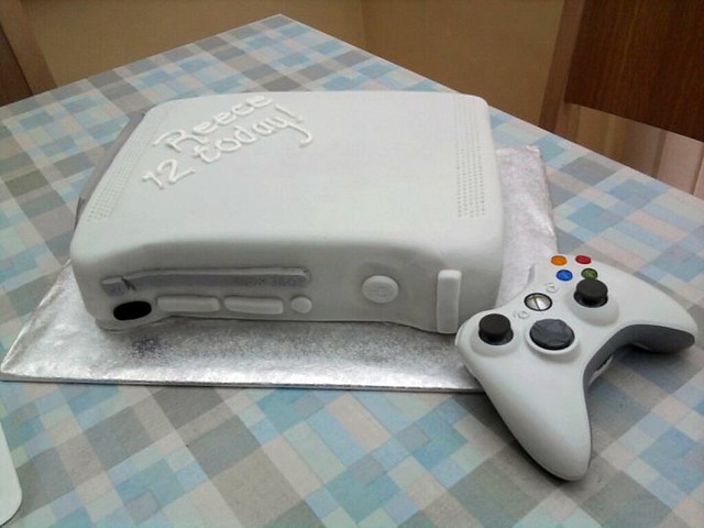 Xbox cake for Reece 12th birthday Colour match seemed a bit off until I put