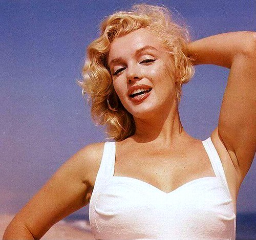 Marilyn Monroe rare photograph on beach