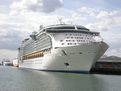 Independence of the Seas, Southampton 15/5/10 by Dave C1