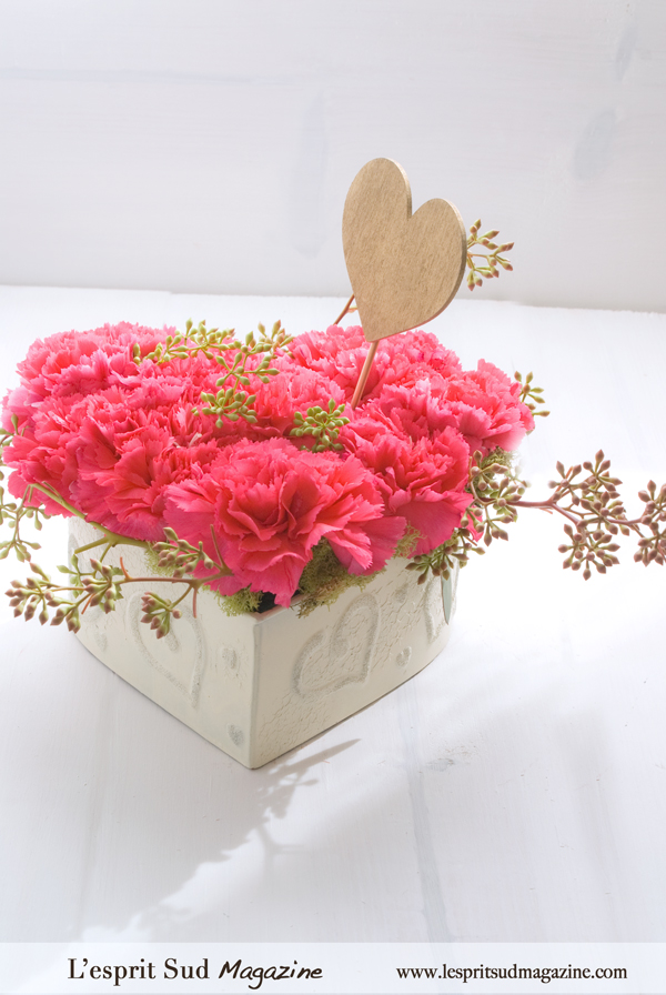 Deluxe heart of carnations for Valentine's day
