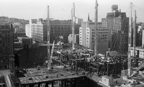 Construction de la Place Ville-Marie, 1960