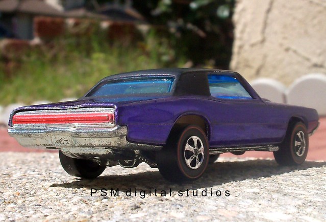 Mattel Hot Wheels 1967 Ford Thunderbird Purple