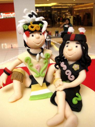 Orang Ulu Wedding Couple Gumpaste Figurines