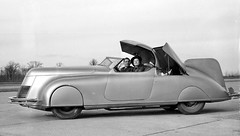 Dan LaLee and his streamline car in 1938