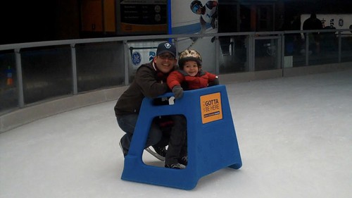 20091226 skating - 15