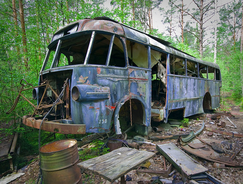 Old Rusty Bus by T.Onnemar