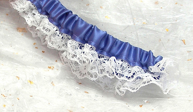 This purple lace garter is perfect for a fall wedding