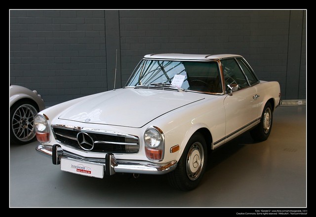 The W 113 replaced the W 198 SLClass in 1963 and was replaced by the R107