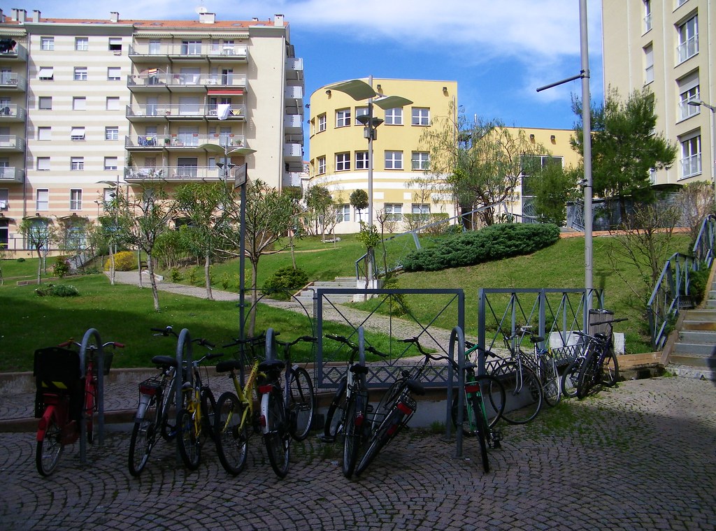 7] Savona (SV), Villapiana: la bici può attendere . ❹