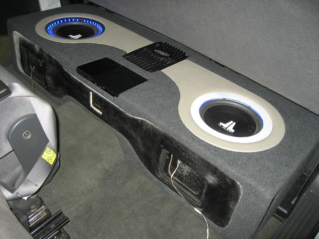 Custom speaker boxes for gmc sierra #2
