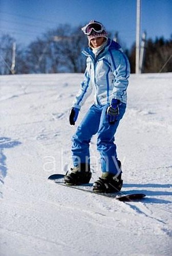 Young female snowboarder par nigel67