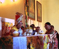 Sakya Trizin & Dagchen Sakya, Sakya College, monks and entourage, Rajapur, Uttar Pradesh, India in 1993