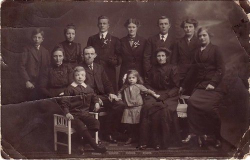 Broersma - Jack & Betty Wedding Family 1916