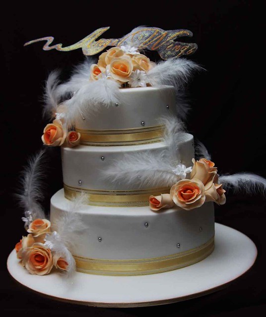 Roses Feathers Wedding Cake
