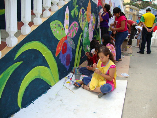 Pintado del Mural por los niños y niñas de Piñas en el Sector La Cadena
