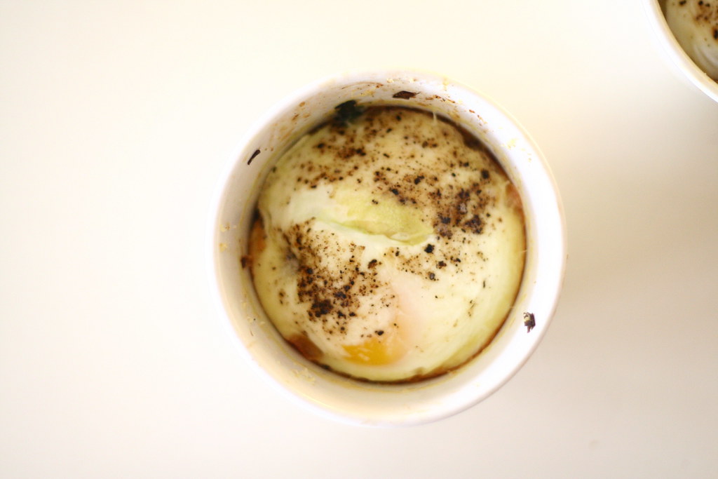 Baked Eggs with Spinach and Leeks
