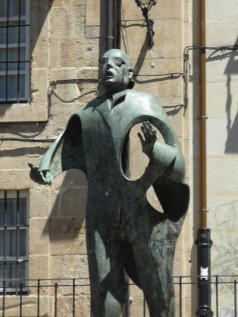 Detalle Estatua Otero Pedrayo
