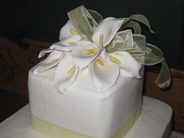 Calla Lily wedding cake topper Gumpaste calla lilies with ribbon