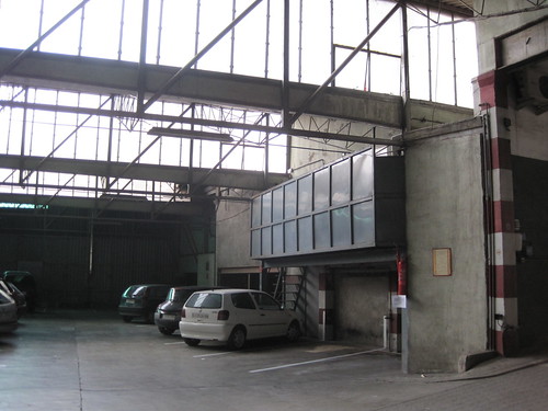 Garatge d'OLIVETRANS SA al carrer Canat de Banyoles (Pla de l'Estany)