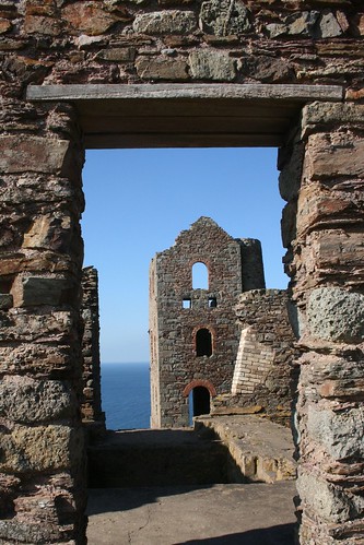 Wheal Coates, an old tin mine near St.Agnes on the Cornish North Coast by Claire Stocker (Stocker Images)
