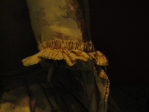 Museum of London: 1760 Chinese silk-damask Dress