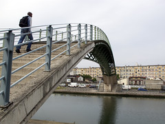 Bridge and Banlieue