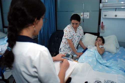 Enfermería UC busca motivar a los pacientes para que verifiquen su diagnóstico de diabetes mellitus en el AUGE