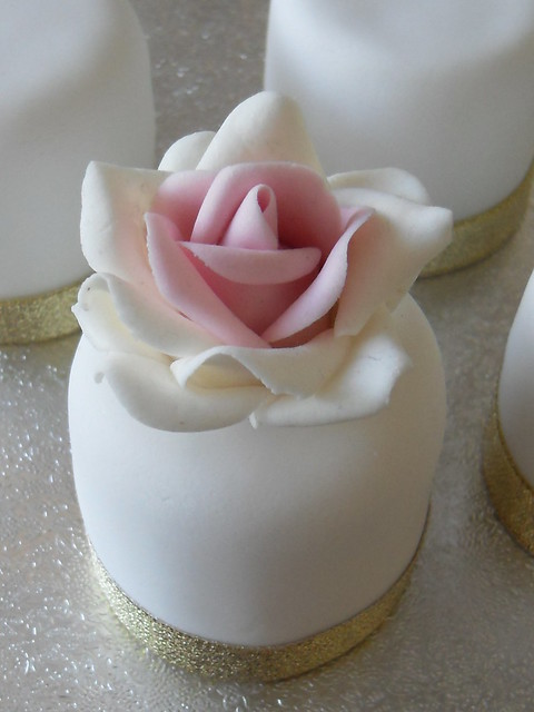 miniature cakes wedding invitation