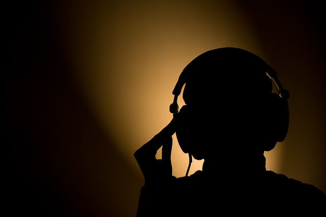 headphone silhouet