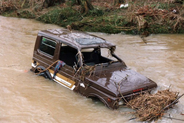 Amphibious Suzuki Jeep Barwick Ford Hertfordshire 1989