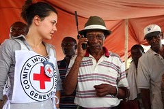 Un equeipo de Cruz Roja en Haiti