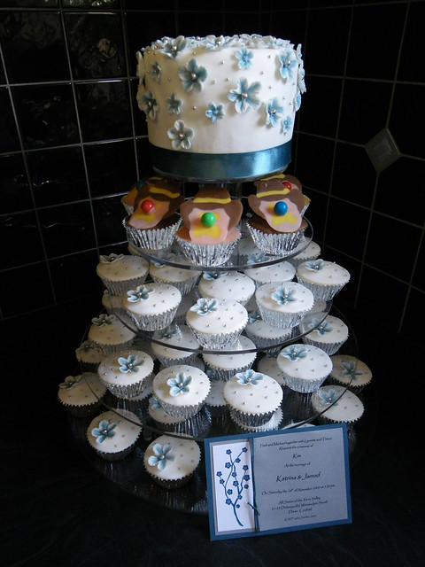 Blue White Silver Wedding Cake with Bubble O' Bill Cupcakes