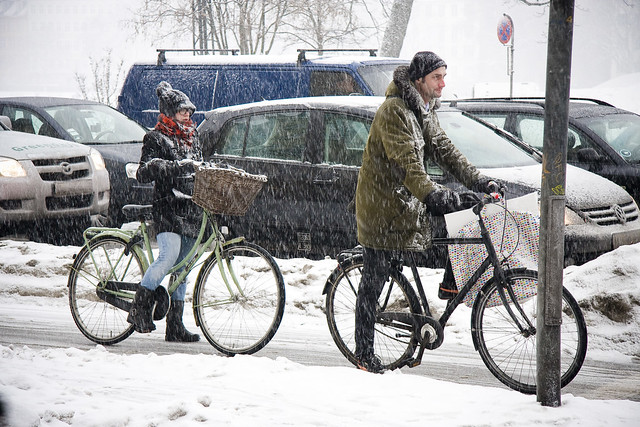 Homme Femme - Cycling in Winter in Copenhagen