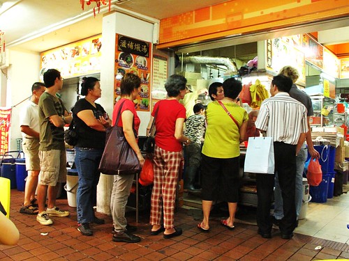 IMG_9858 Long Queue Roast Pork Stall at Bugis Singapore , 排长龙烧腊店，白沙浮，新加坡