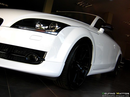 Audi TT White Edition