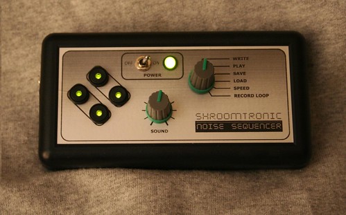 Shroomtronic  - Noise sequencer by rarebeasts