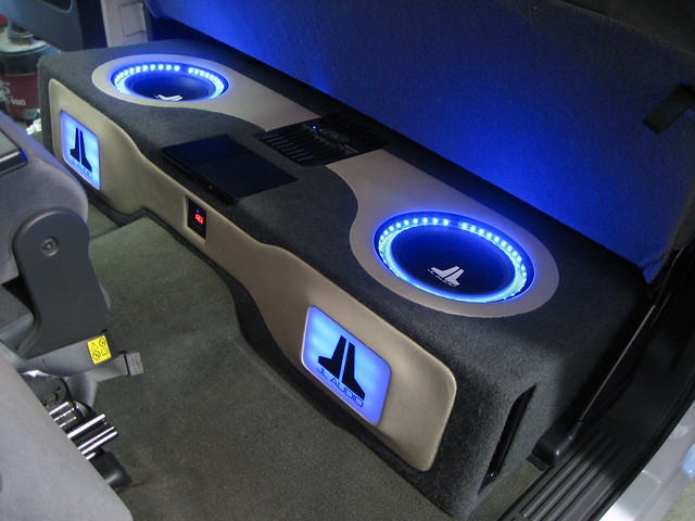 Custom speaker boxes for gmc sierra #3