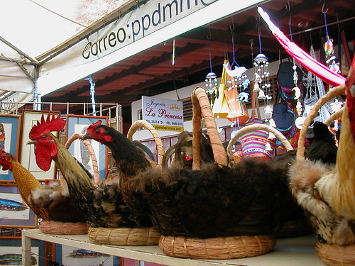 June 9 2010 Chicken baskets in marcado viejo, Masaya
