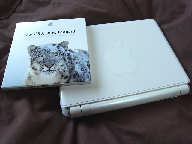 New MacBook White 8.9-inch?