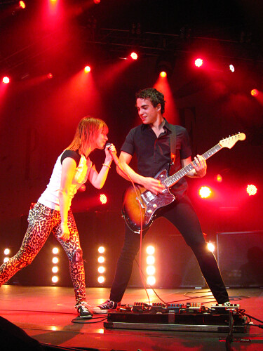 Hayley Williams Taylor York Paramore 5 16 10 The Spring Tour
