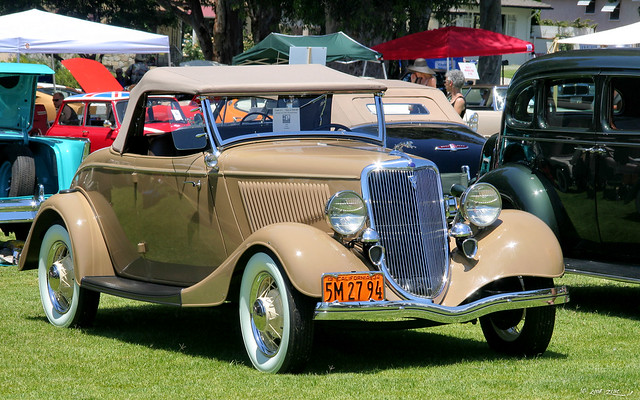 1934 Ford cabriolet tan 