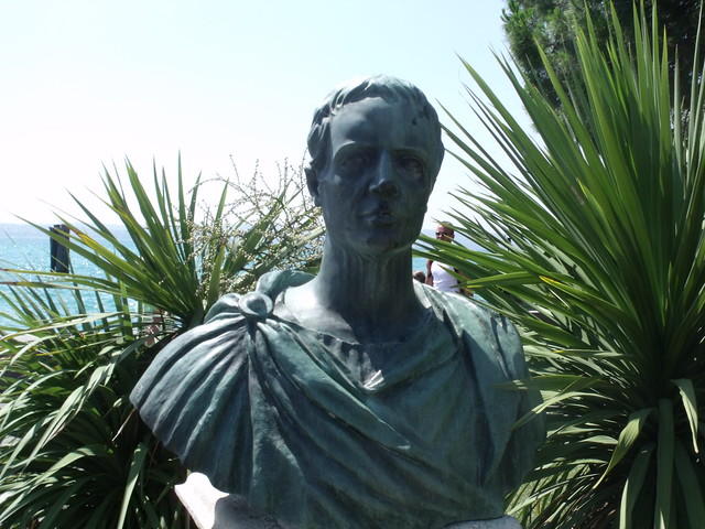 bust of Catullus in Sirmione. (via fickr user Elliot Brown, CC-BY-2.0)
