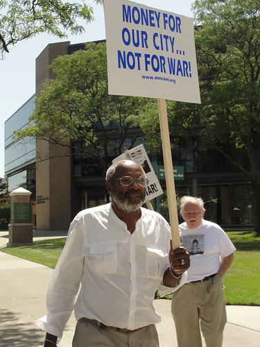 Abayomi Azikiwe, editor of the Pan-African News Wire, covering the demonstration outside the Community Arts Auditorium at Wayne State University in Detroit during the visit by Admiral Mullen on August 26, 2010. (Photo: Bryan Pfeifer) by Pan-African News Wire File Photos