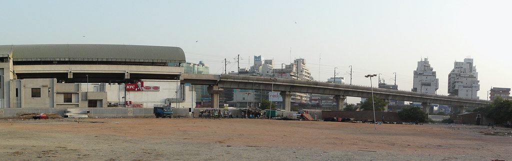 Subash Place Metro Station
