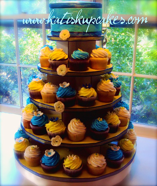 Wedding Cupcake Tower wwwkatiskupcakescom 150 cupcakes with fondant 